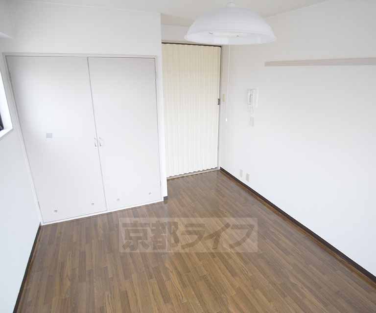 Living and room. From the point of view of the slightly higher.