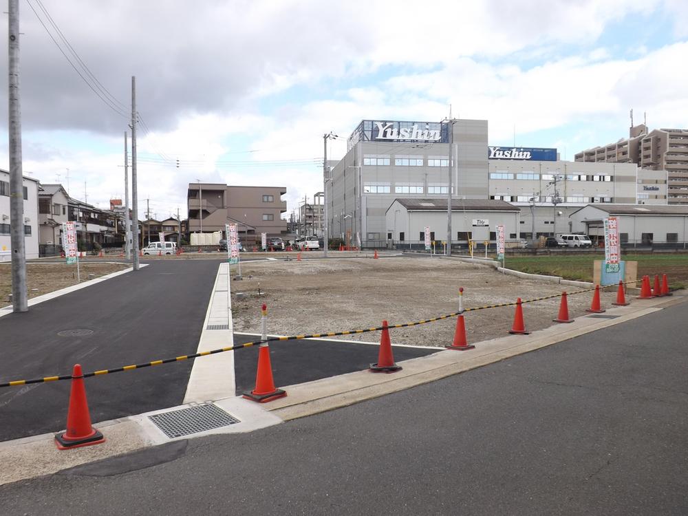 Local photos, including front road. Local construction before photo