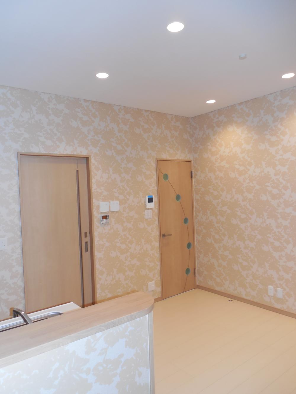 Living. In the bright and luxurious living, Do slowly relaxing.