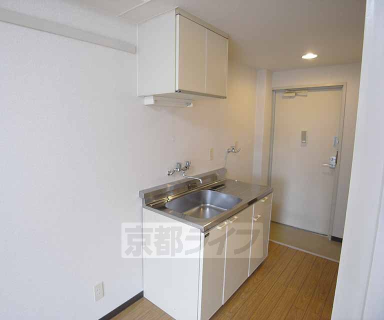 Living and room. Dawn and it is a big room.