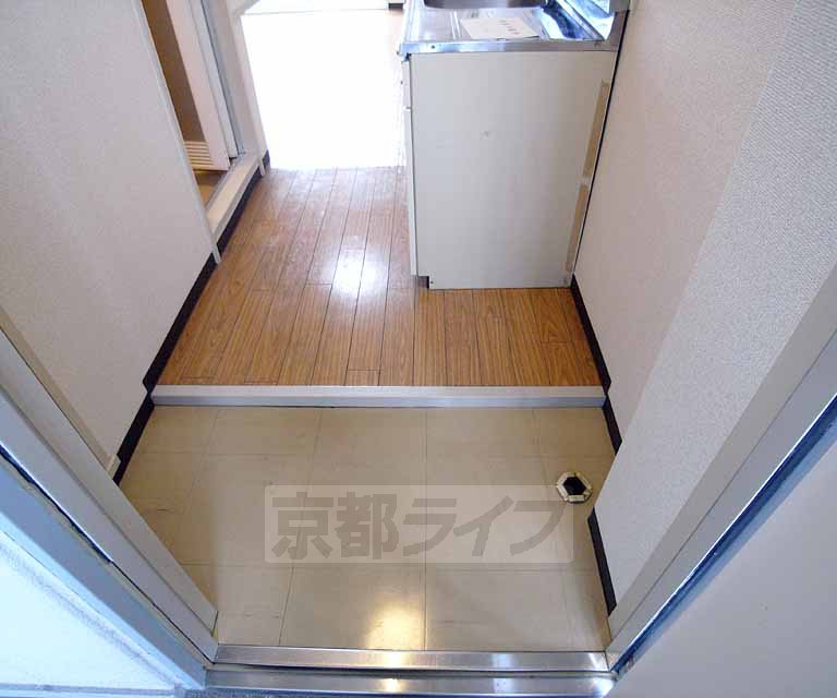 Entrance. It is the entrance space.