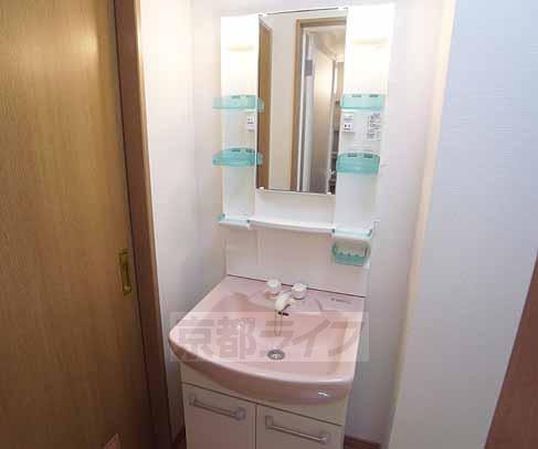 Washroom. Independence is a basin with ・