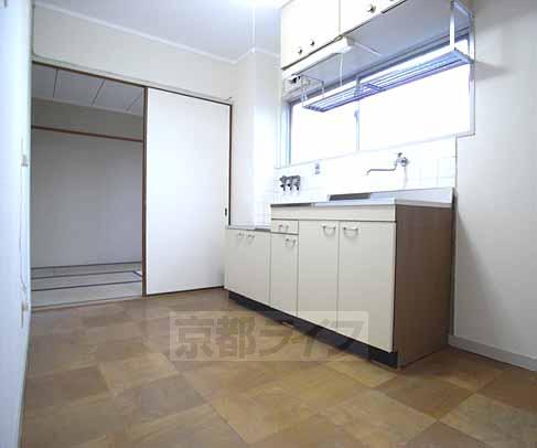 Kitchen. Kitchen space spacious