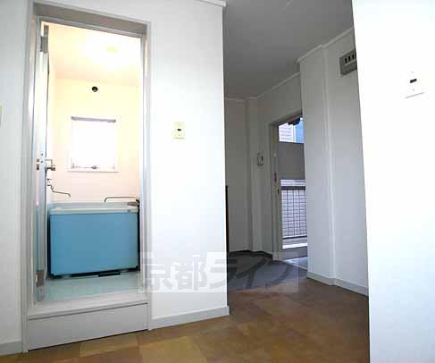 Entrance. Spread of the entrance space