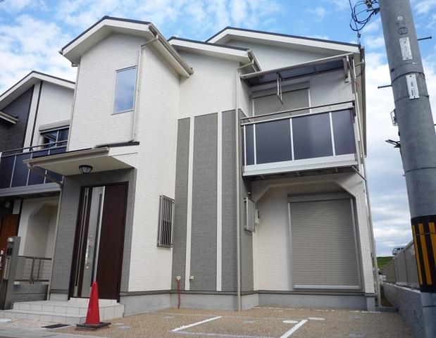 Local appearance photo. Streets were widely refreshing the entire road 6M! It is the sale of all 13 compartments