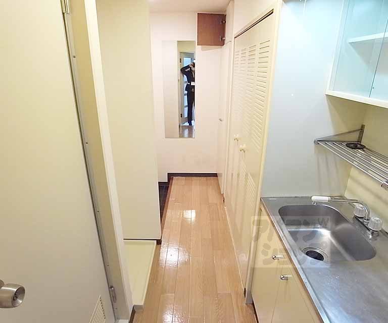 Kitchen. Kitchen space.