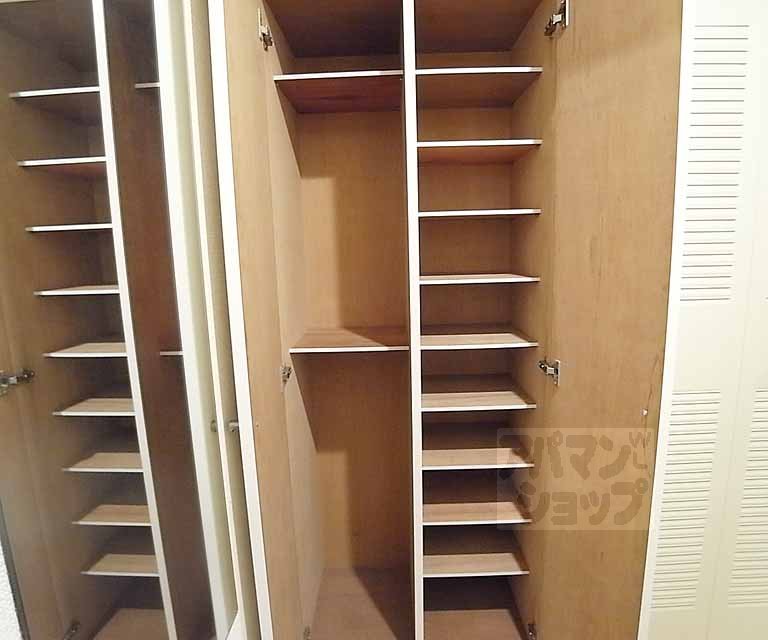 Receipt. Cupboard, With a full-length mirror.