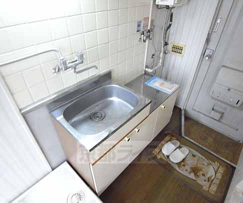 Kitchen. Two-burner stove is installed Allowed