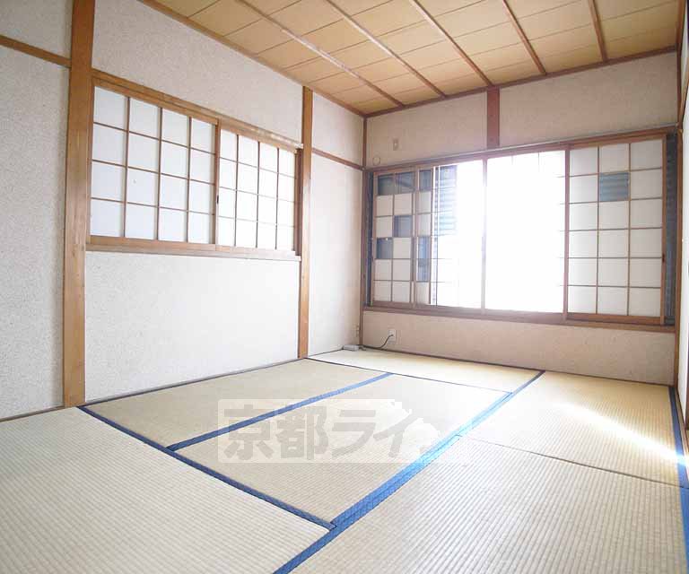 Living and room. 6 is a Pledge of Japanese-style room.