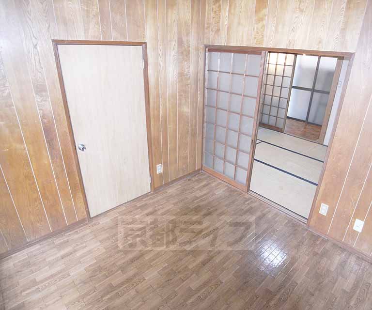 Living and room. Entrance is just a Western-style.