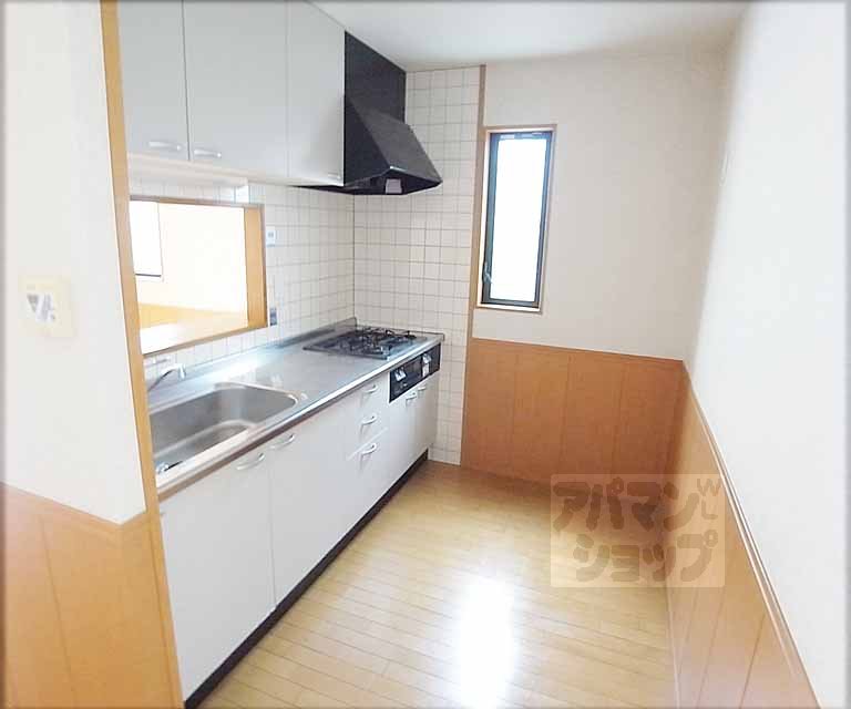 Kitchen. Stylish counter kitchen!