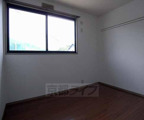 Receipt. Entrance is the side of the shoe box.