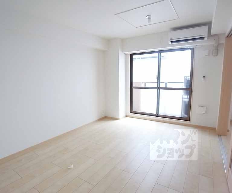 Living and room. Living is. It has become the overall bright color scheme.