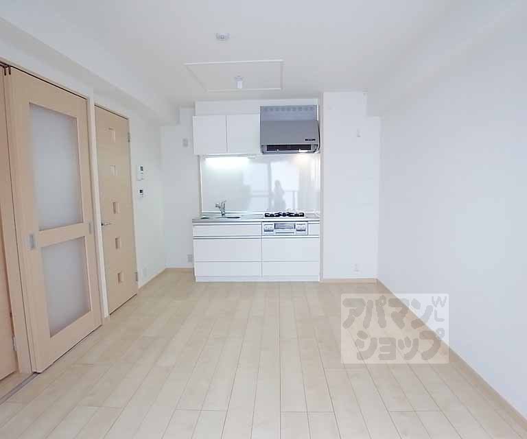 Kitchen. It is LDK. I system kitchen is good!