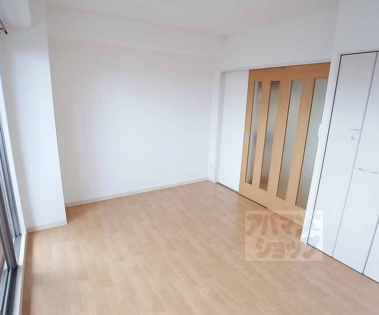 Living and room. No dead space in the sliding door!