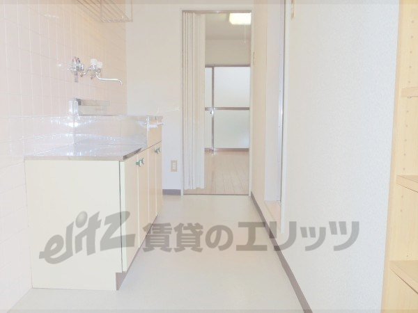 Other room space. Corridor