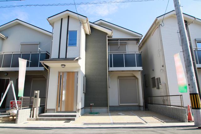 Local appearance photo. Streets were widely refreshing the entire road 6M! It is the sale of all 13 compartments