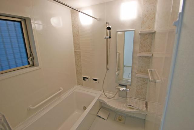 Bathroom. Bathroom heating dryer ・ It comes with a bathroom TV.