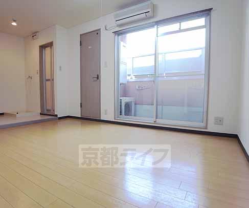 Living and room. Is Dawn To spacious room.