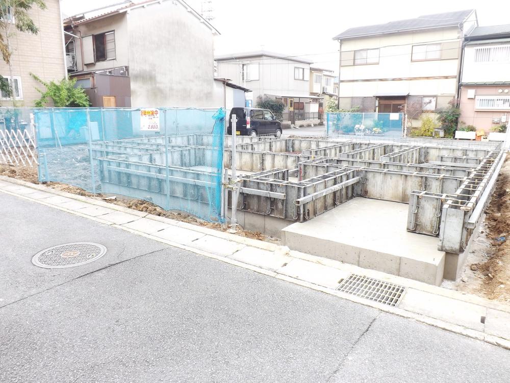 Local photos, including front road. No. 3 place architecture in the photograph