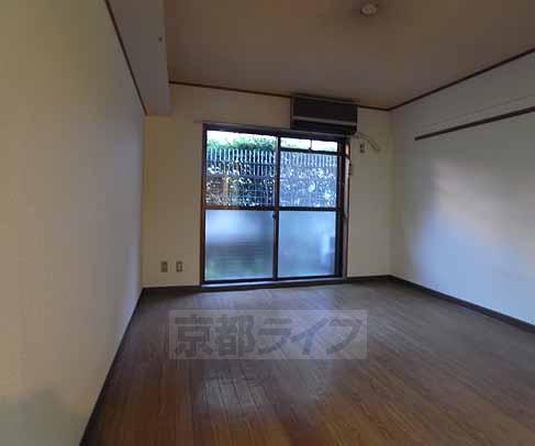 Living and room. It is the room.