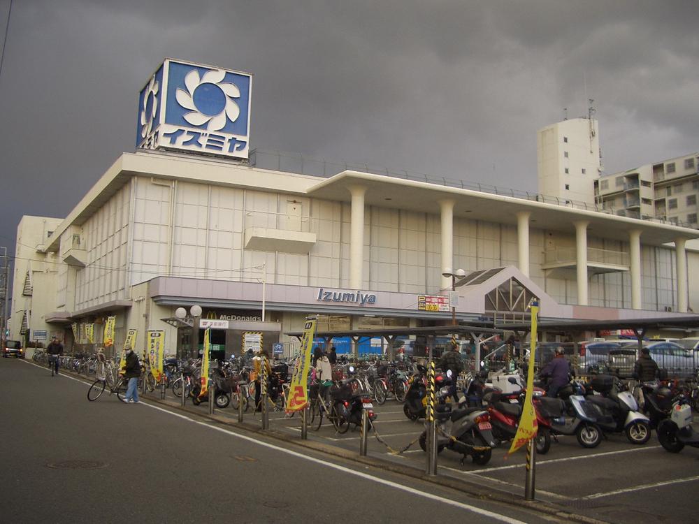 Shopping centre. Izumiya Fushimi Shopping center 1144m