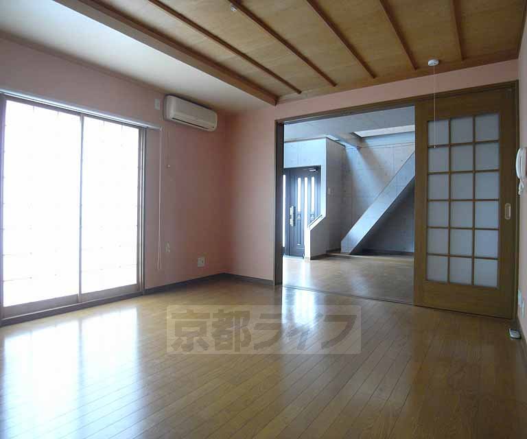 Living and room. It has become a room with a calm