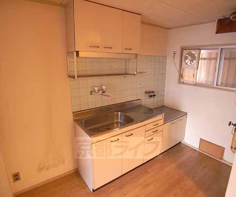 Kitchen. Is a two-burner stove installation Friendly Kitchen.