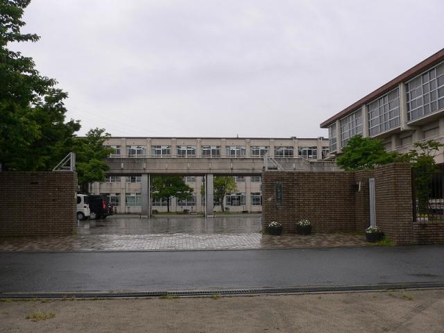 Primary school. Nassho until elementary school 479m