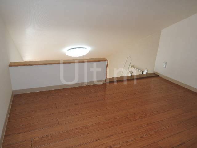 Other room space. loft