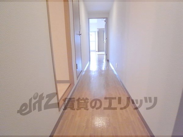 Other room space. Corridor