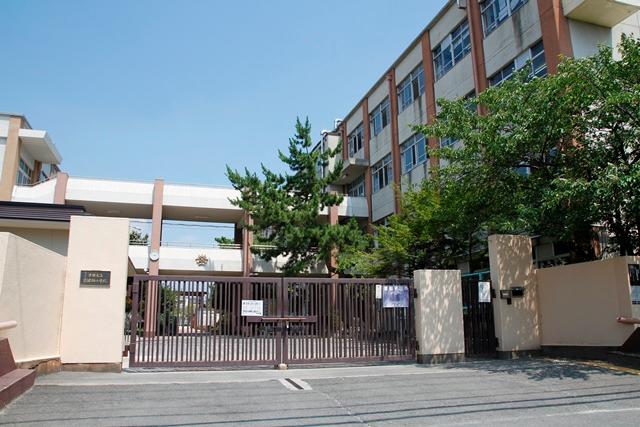 Primary school. 1239m to Kyoto Municipal Hazukashi Elementary School