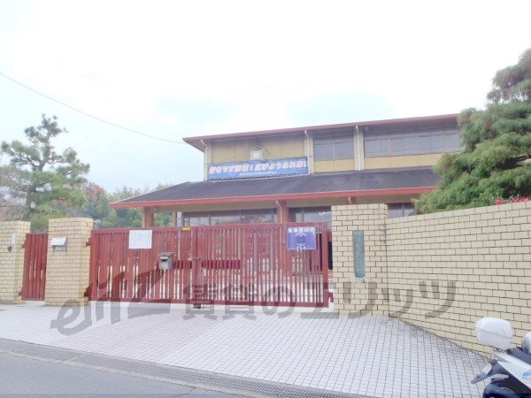 Primary school. Fujishiro up to elementary school (elementary school) 1300m