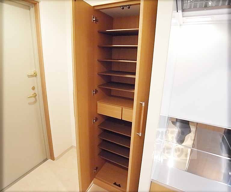 Receipt. It is a shoebox.