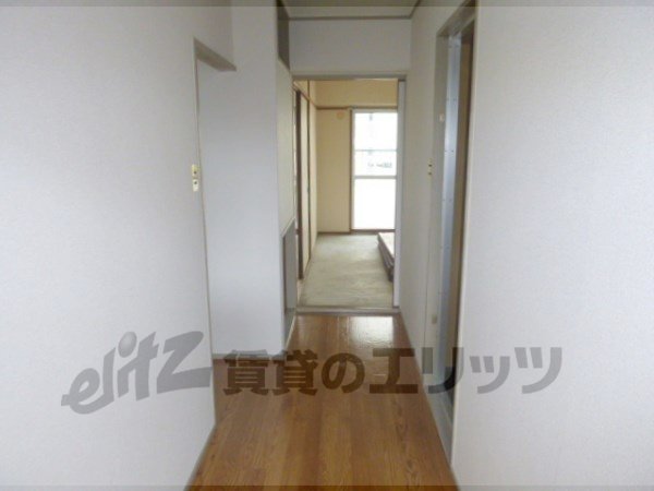 Other room space. Corridor