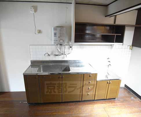 Kitchen. Two-burner stove is installed Allowed