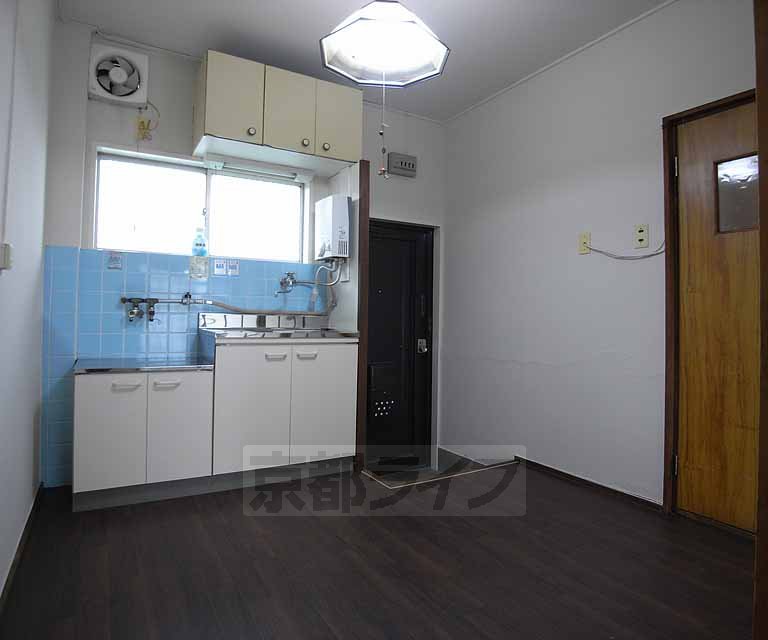 Living and room. 6 Pledge of is DK.