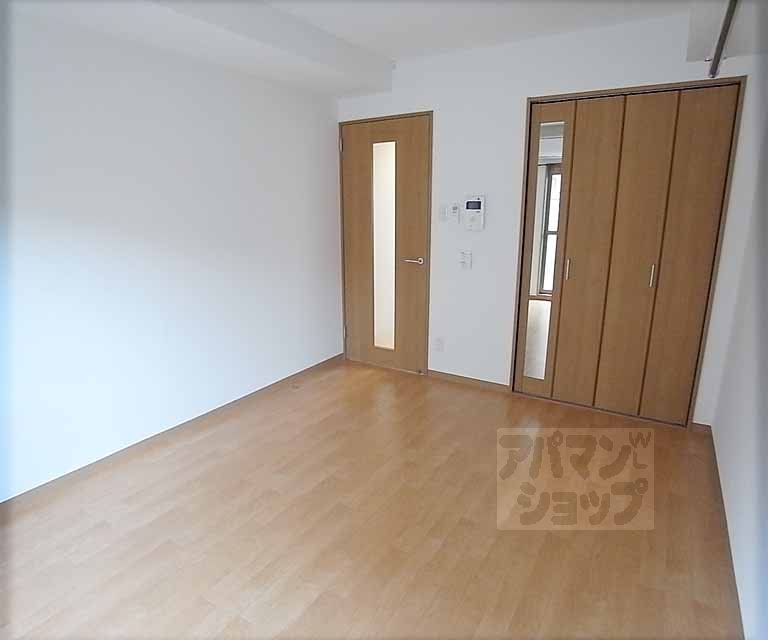 Living and room. Ease of use is a good Western-style.