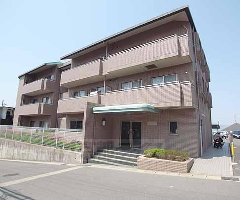 Building appearance. It is a prime location of large Kametani!