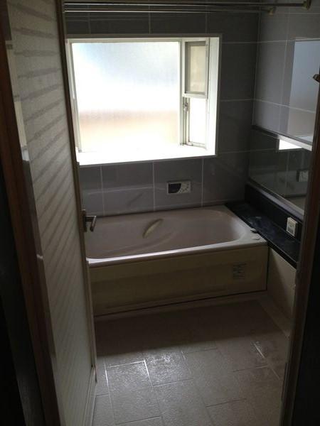 Bathroom. Room (August 2013) Shooting