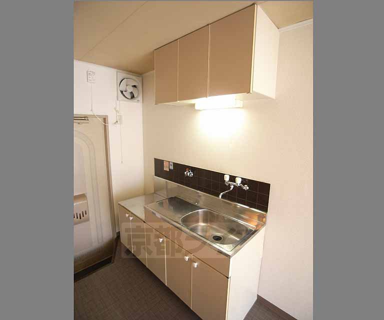 Kitchen. Two-burner stove is installed Friendly Kitchen