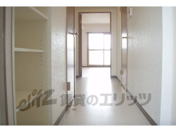 Other room space. Corridor