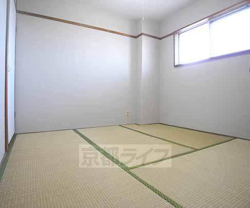 Living and room. It is a beautiful Japanese-style room