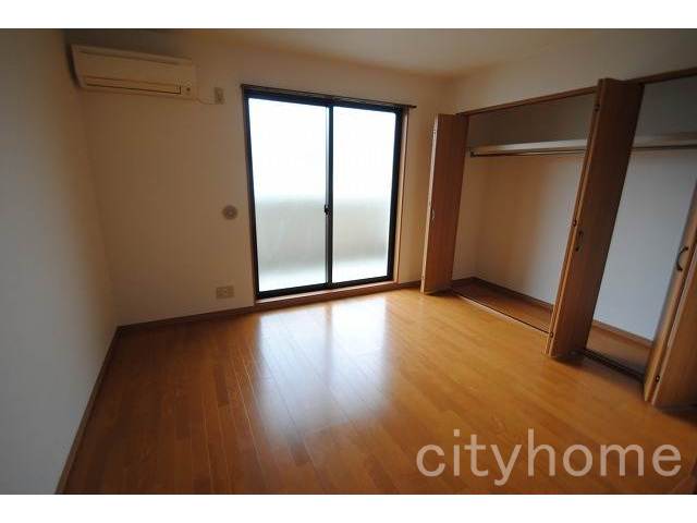 Living and room. Kitchen