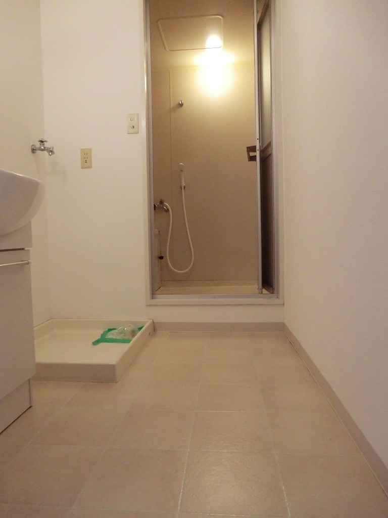 Other room space. Corridor