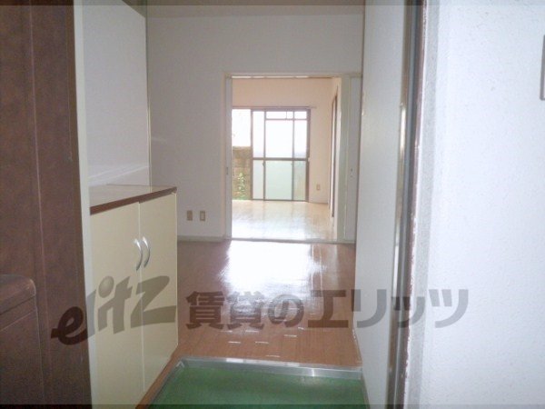 Other room space. Corridor