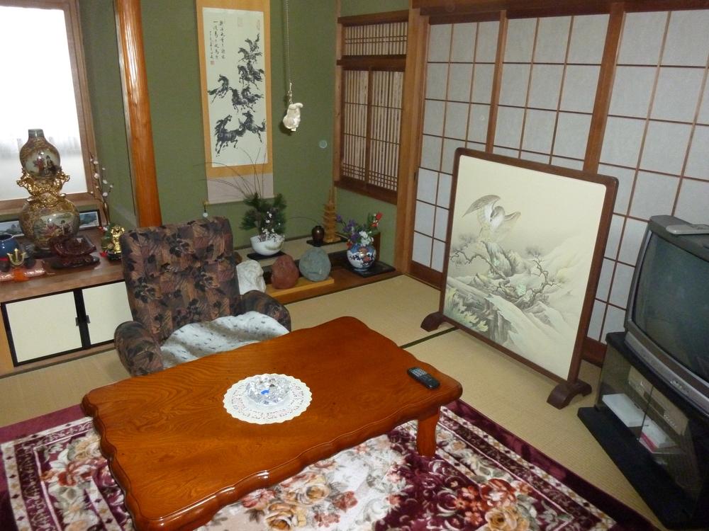 Non-living room. 1F Japanese-style room