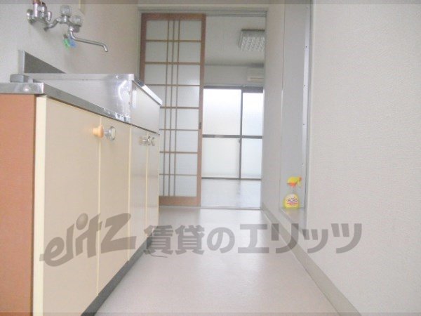 Other room space. Corridor