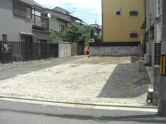 Local photos, including front road. Local (September 2013) Shooting