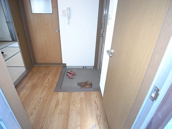 Other room space. Corridor